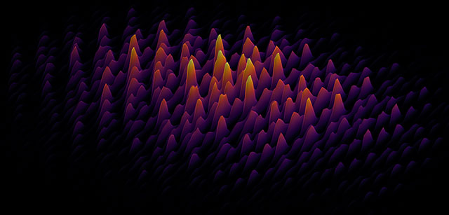 Représentation spectrotemporelle de motifs d’impulsions femtosecondes préparées à l’aide d’une puce photonique. 