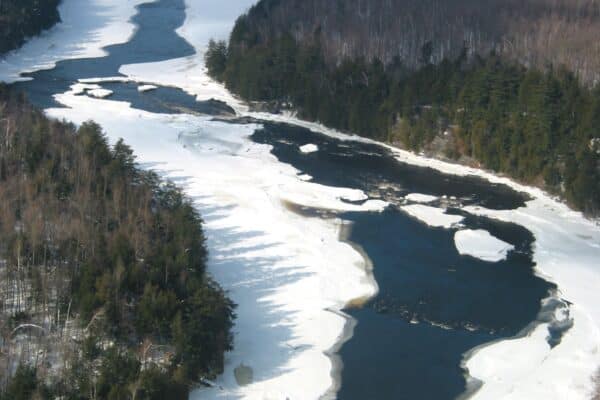 Instrumentation et expérimentation pour le suivi de la glace