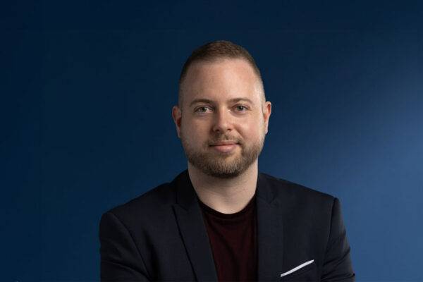 David Myles : Le paradoxe des plateformes numériques pour les communautés LGBTQ+ 
