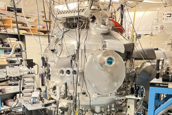 Record mondial : une équipe de l’INRS et d’Infinite Potential Laboratories génère le plus grand flux de neutrons jamais obtenu avec un laser