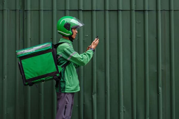 Travail, contrôle et interdépendance dans la livraison en ligne