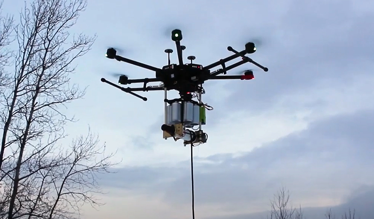 un drone dans les airs